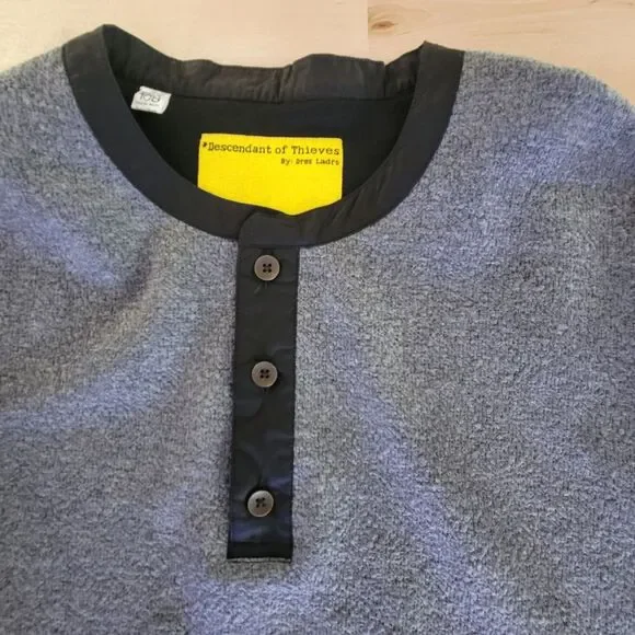 Descendant of Thieves Men's Grey Relaxed Crew Neck Pullover Sweater Thumb Holes - Picture 3 of 11